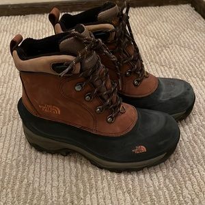 The North Face Women’s Winter Boots, Waterproof, Thinsulate insulation, size 6.5